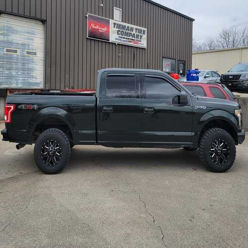 Wheels in Bloomfield, IN